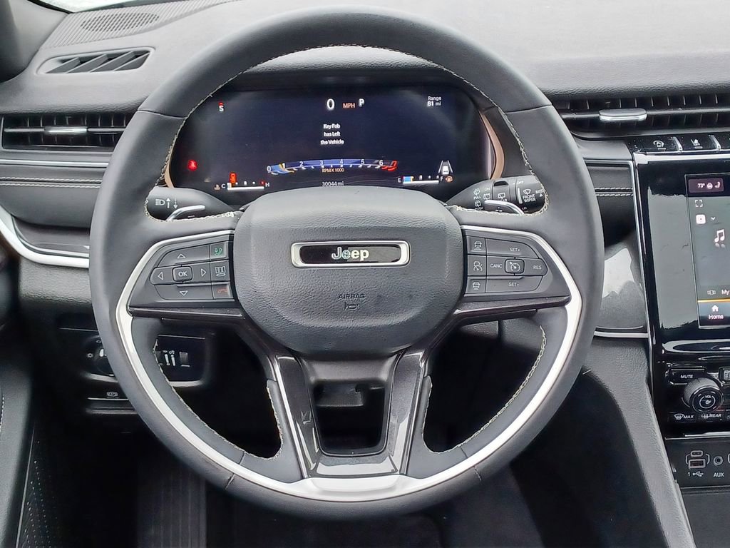 Used 2023 Jeep Grand Cherokee Altitude AWD/4WD image 30