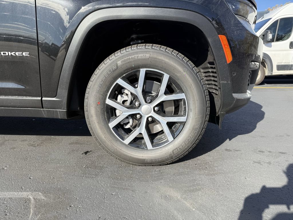 New 2025 Jeep Grand Cherokee L Limited w/ Luxury Tech Group II image 9