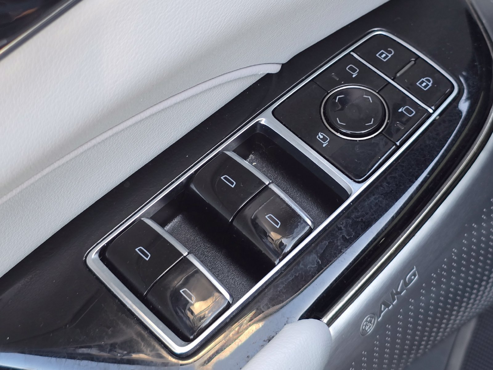 Used 2024 Cadillac Lyriq Sport AWD/4WD image 29