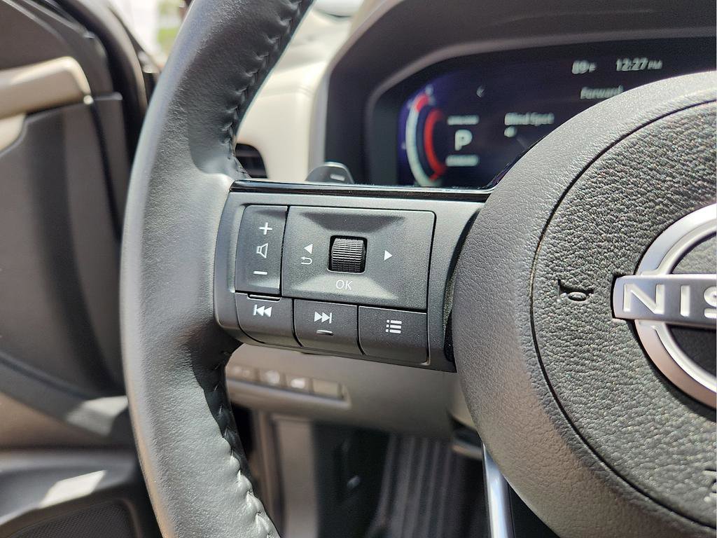 Used 2024 Nissan Rogue SL FWD image 17
