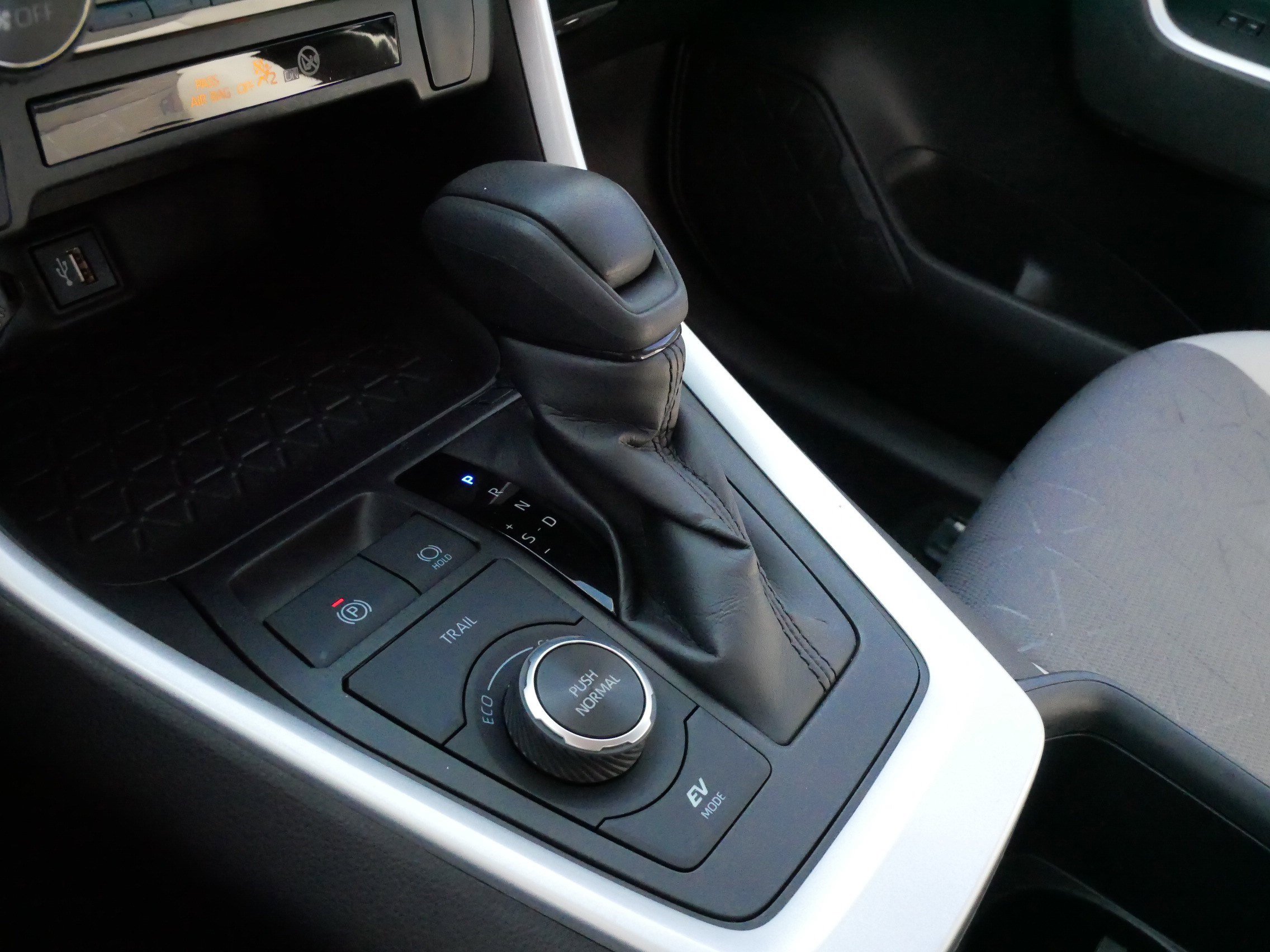 Certified 2024 Toyota RAV4 XLE image 24