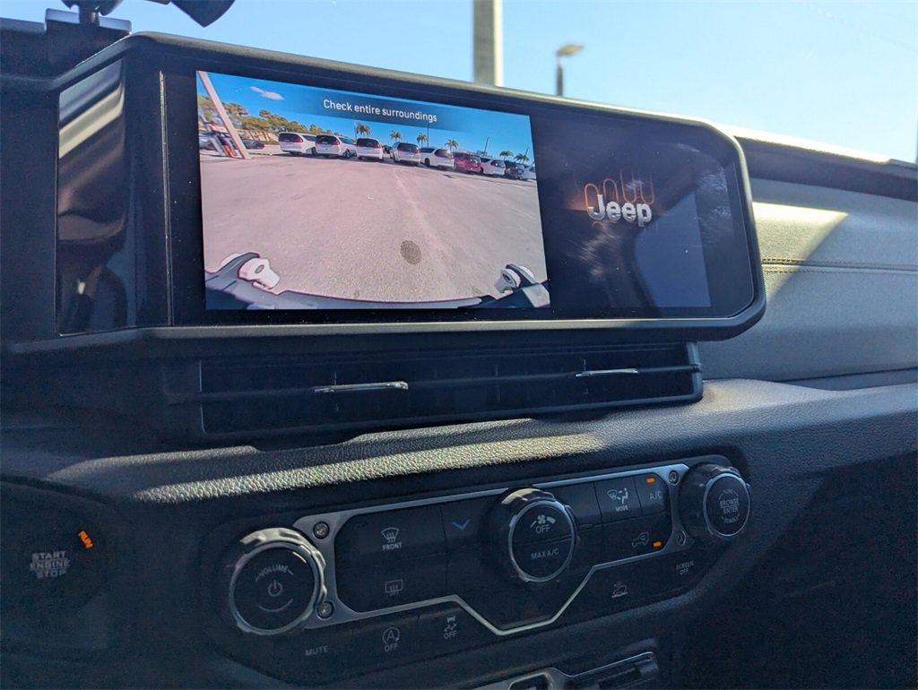 Used 2024 Jeep Gladiator Sport image 29