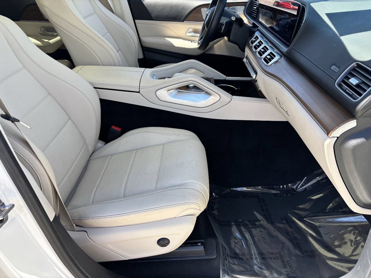 Used 2024 Mercedes-Benz GLS 450 4MATIC image 9