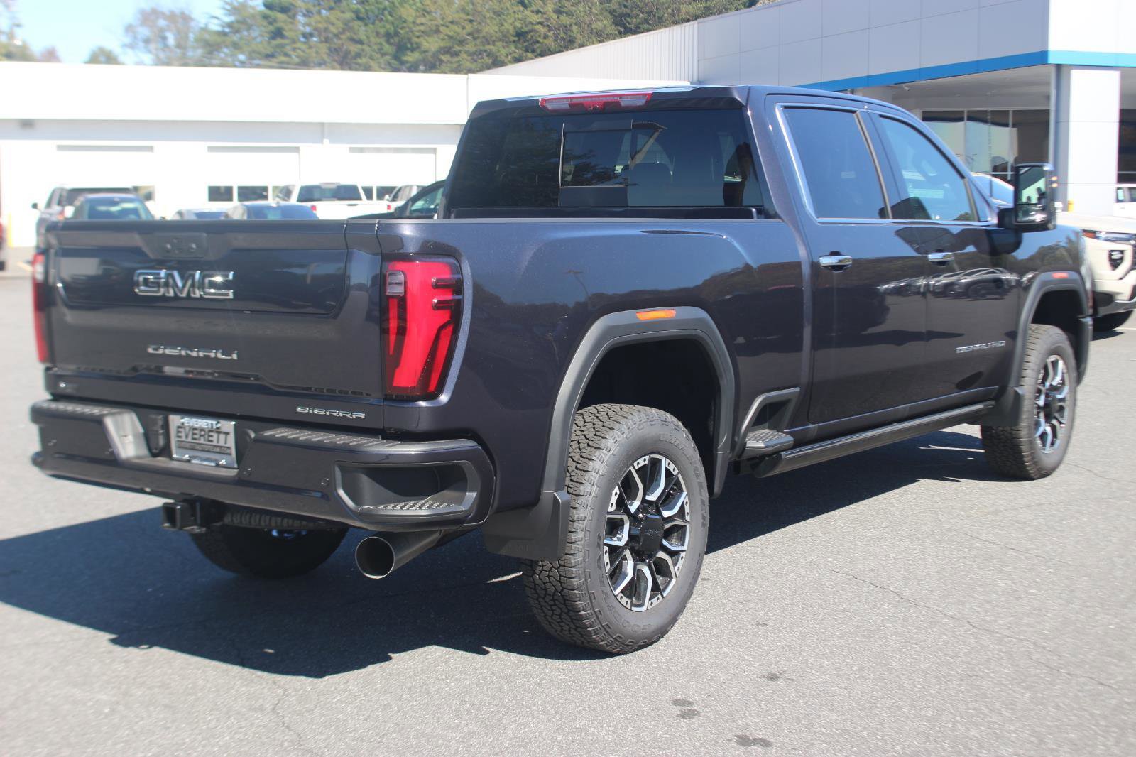 New 2025 GMC Sierra 3500 Denali Ultimate image 7