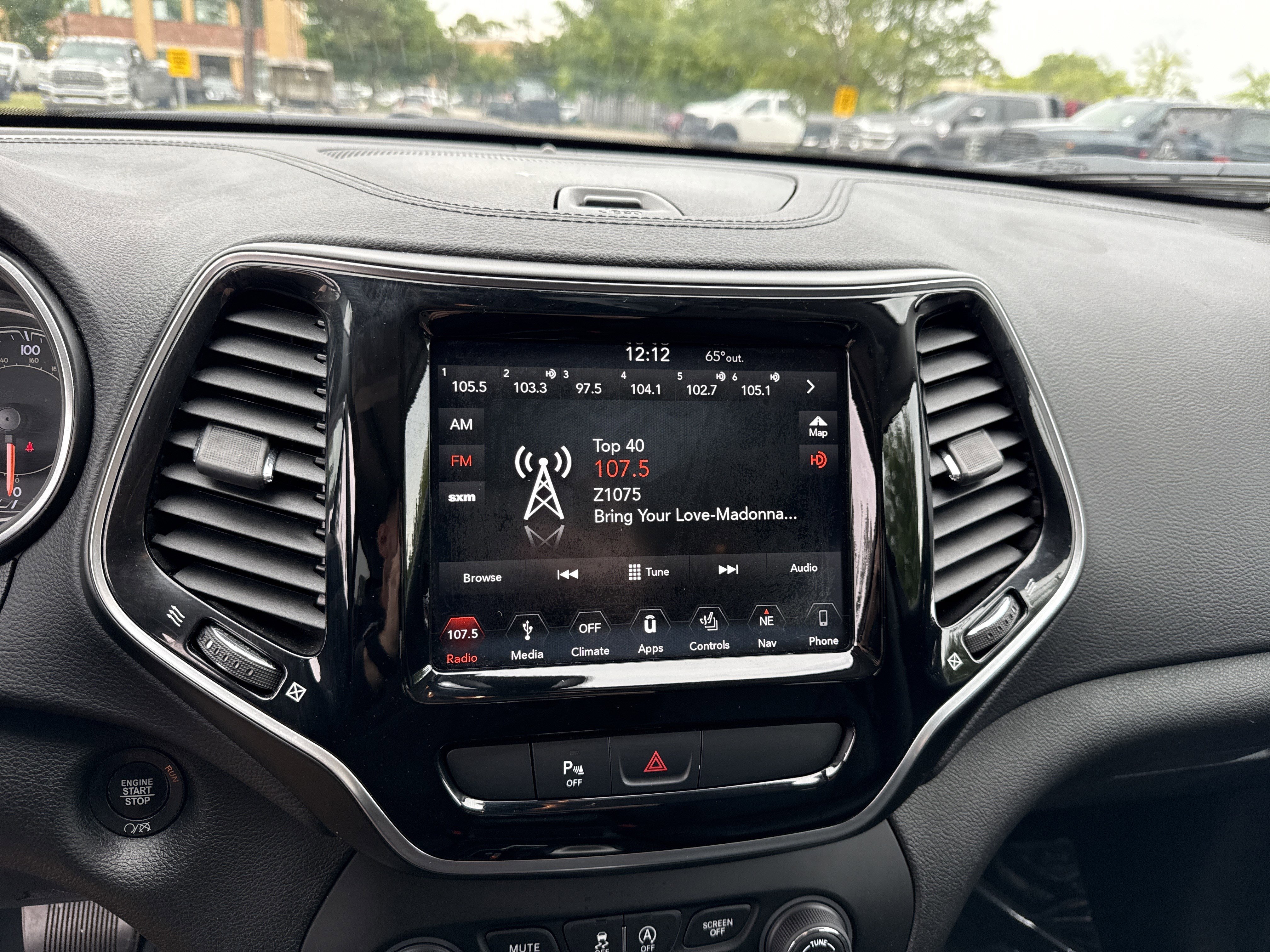 Used 2019 Jeep Cherokee Limited AWD/4WD image 23