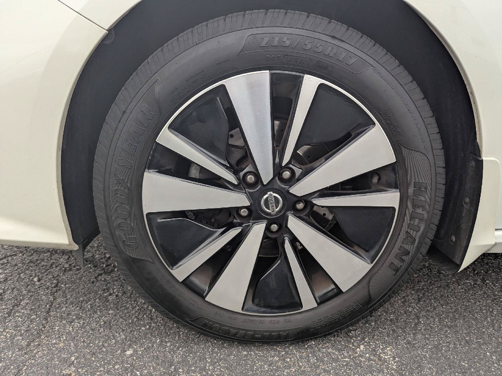 Used 2021 Nissan Altima 2.5 SV w/ SV Premium Package AWD/4WD image 11