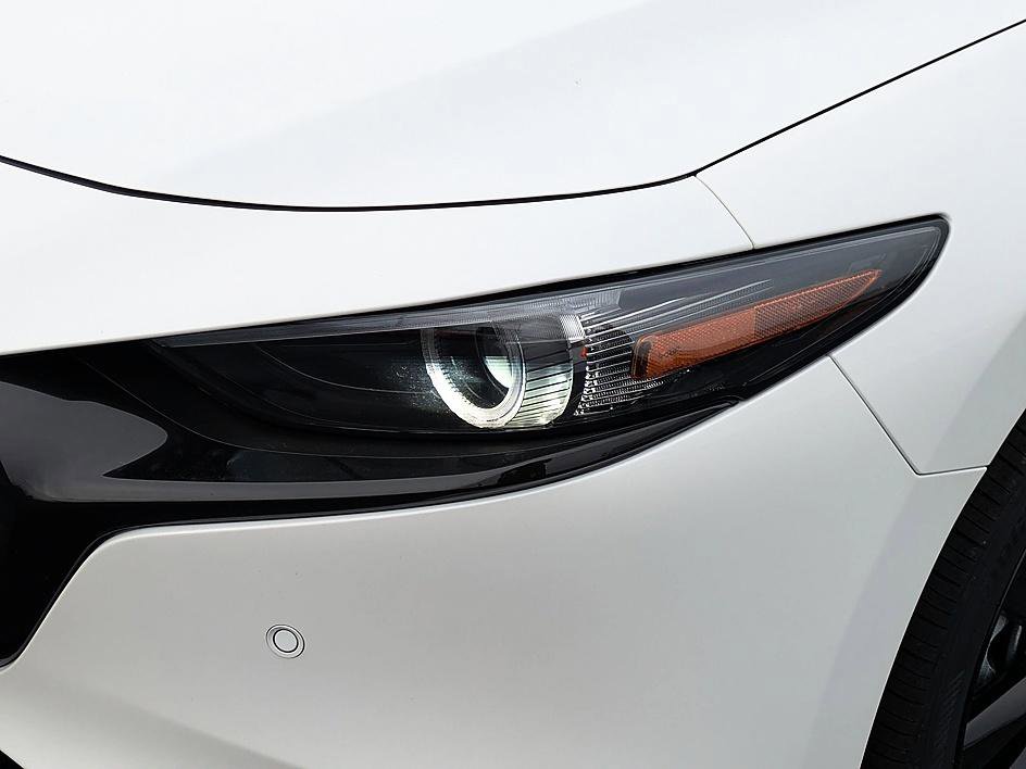 New 2026 MAZDA MAZDA3 Hatchback w/Premium Plus Pkg image 9