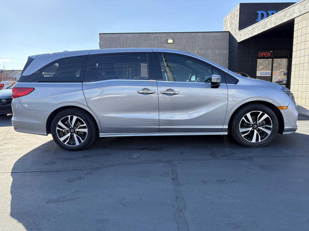 Used 2019 Honda Odyssey Elite image 4