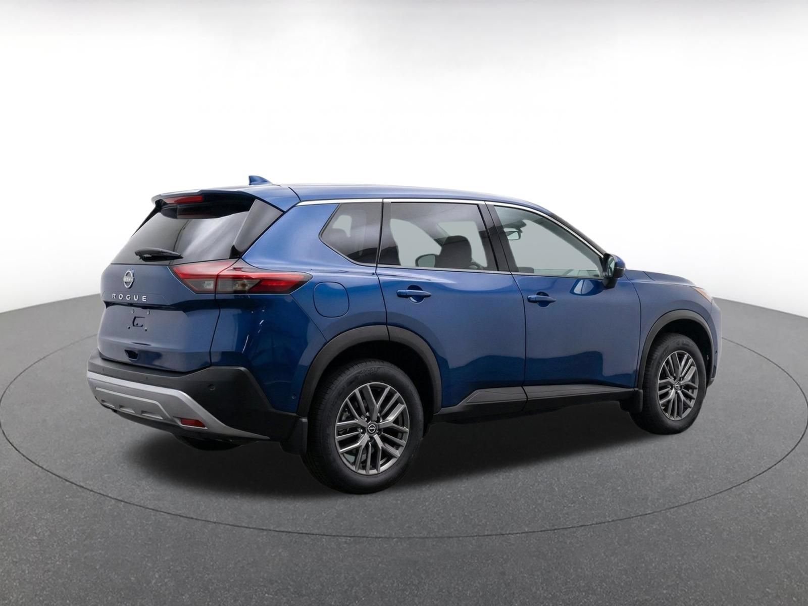 Used 2026 Nissan Rogue SV AWD/4WD image 10