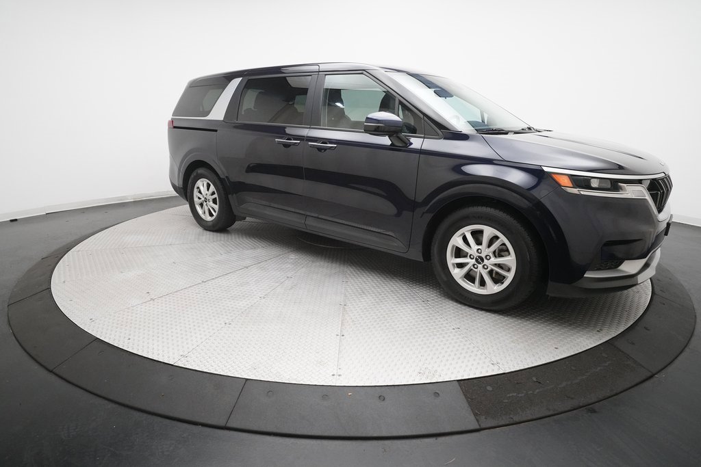 Certified 2024 Kia Carnival LX image 13