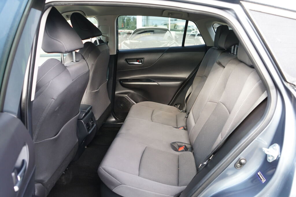 Used 2021 Toyota Venza LE image 15