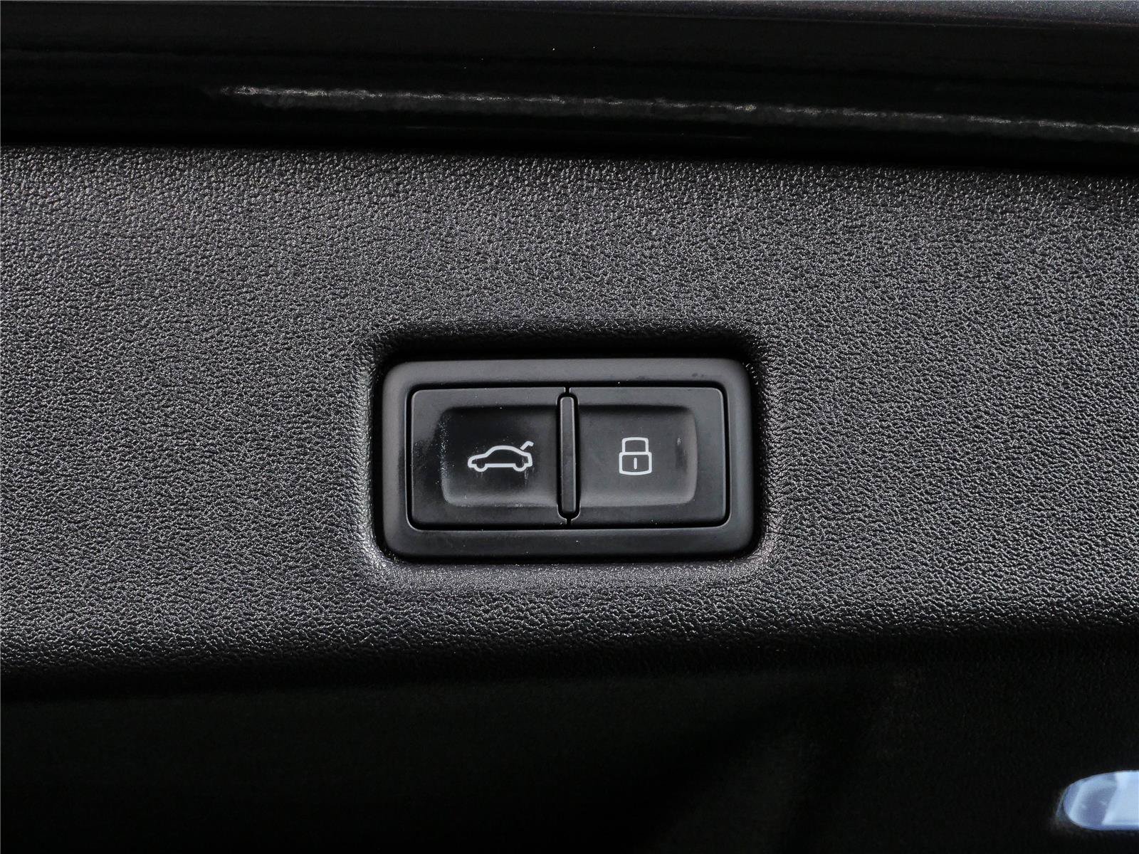 Used 2025 Audi Q5 Prestige AWD/4WD image 33
