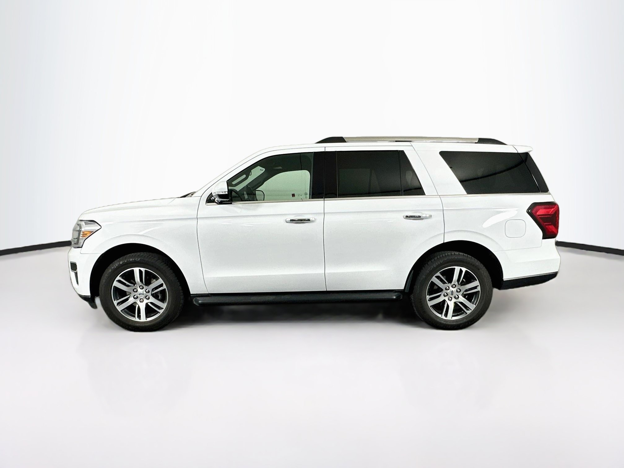 Used 2024 Ford Expedition Limited RWD image 4