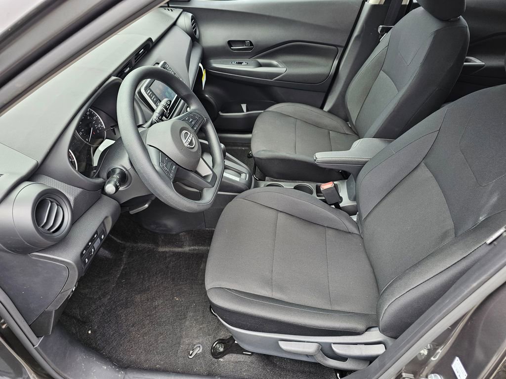 New 2025 Nissan Kicks Play S image 7
