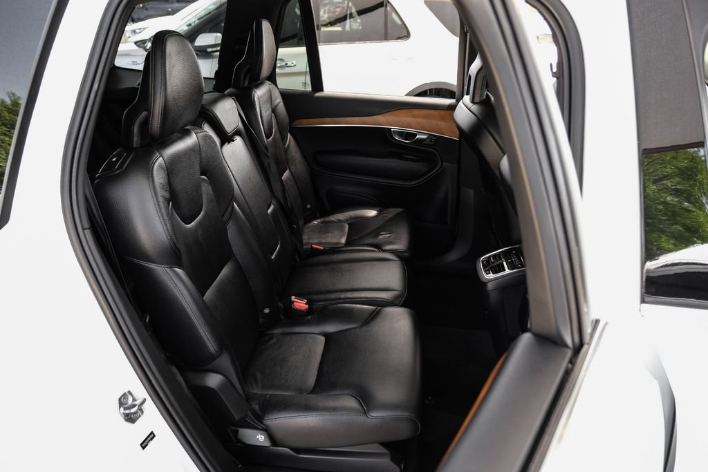 Used 2021 Volvo XC90 T6 Momentum w/ Climate Package AWD/4WD image 40