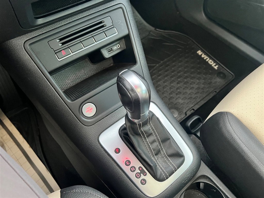 Used 2016 Volkswagen Tiguan SE image 28