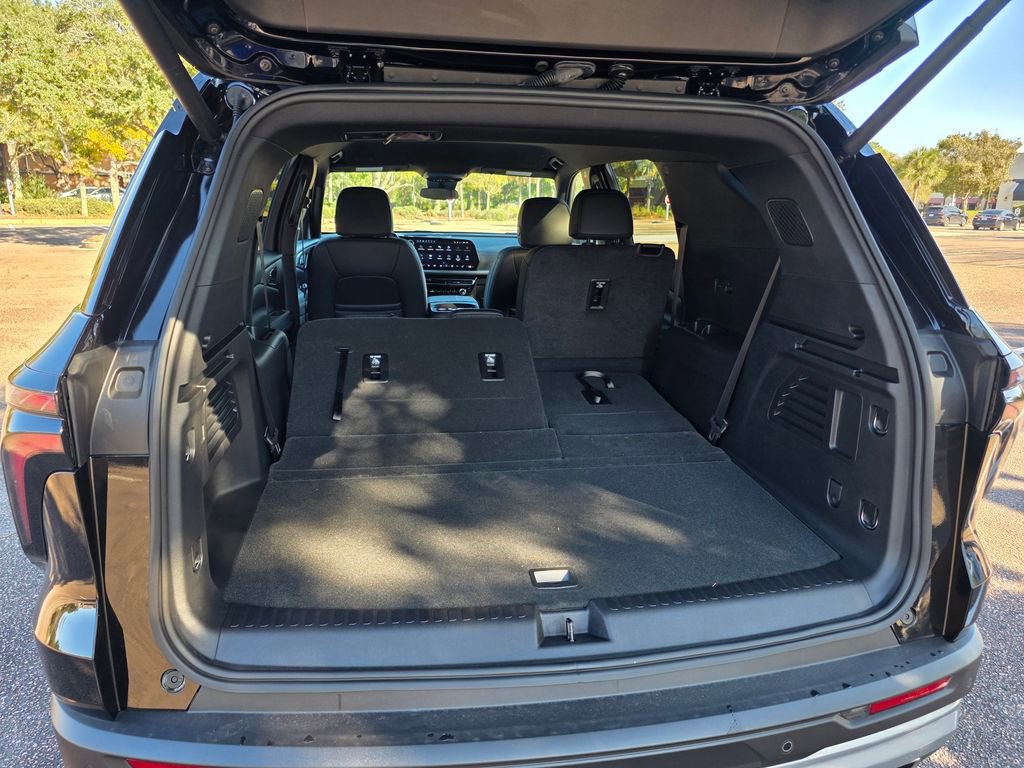 New 2025 Chevrolet Traverse LT w/ Enhanced Driving Package image 24