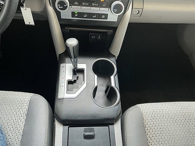 Used 2014 Toyota Camry LE image 20