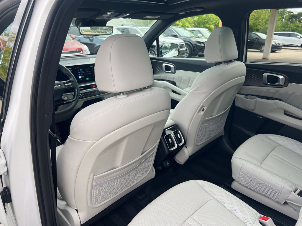 Certified 2026 Kia Sorento SX Prestige AWD/4WD image 10