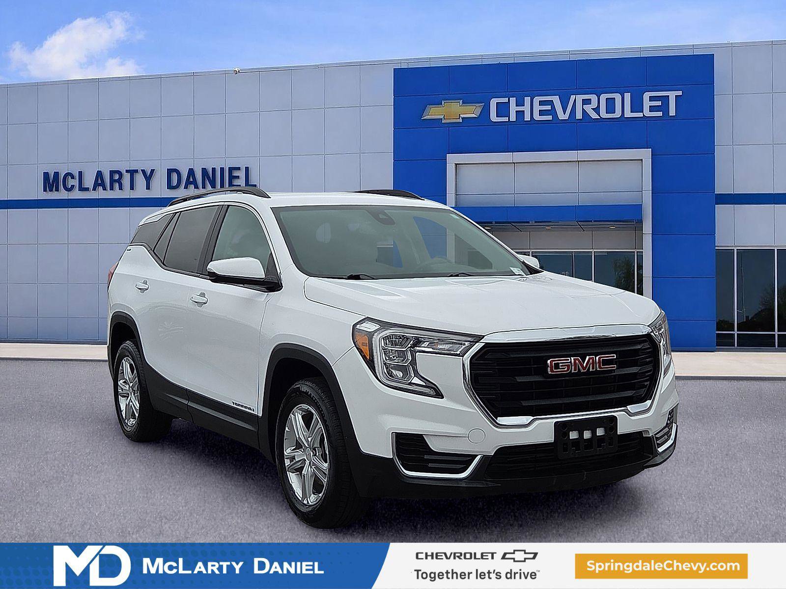 Certified 2023 GMC Terrain SLE w/ Driver Convenience Package AWD/4WD image 1