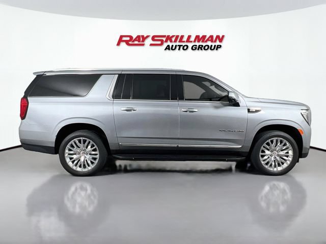 Used 2023 GMC Yukon XL SLT w/ SLT Premium Package AWD/4WD image 8