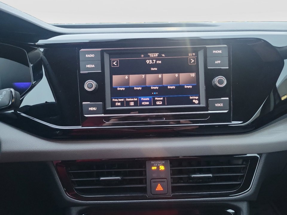 Certified 2024 Volkswagen Taos S image 20