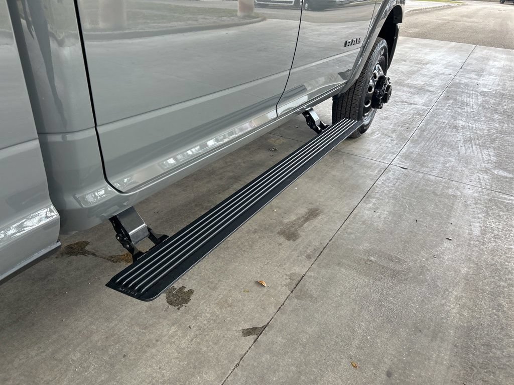 New 2026 RAM 3500 Limited AWD/4WD image 29