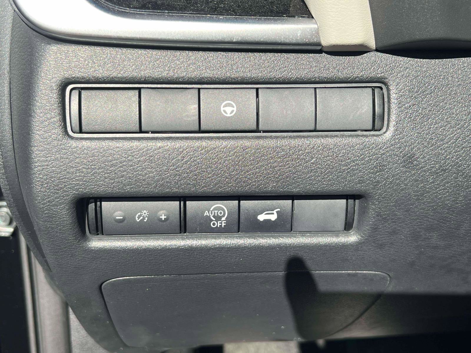 Used 2023 Nissan Rogue SL AWD/4WD image 24