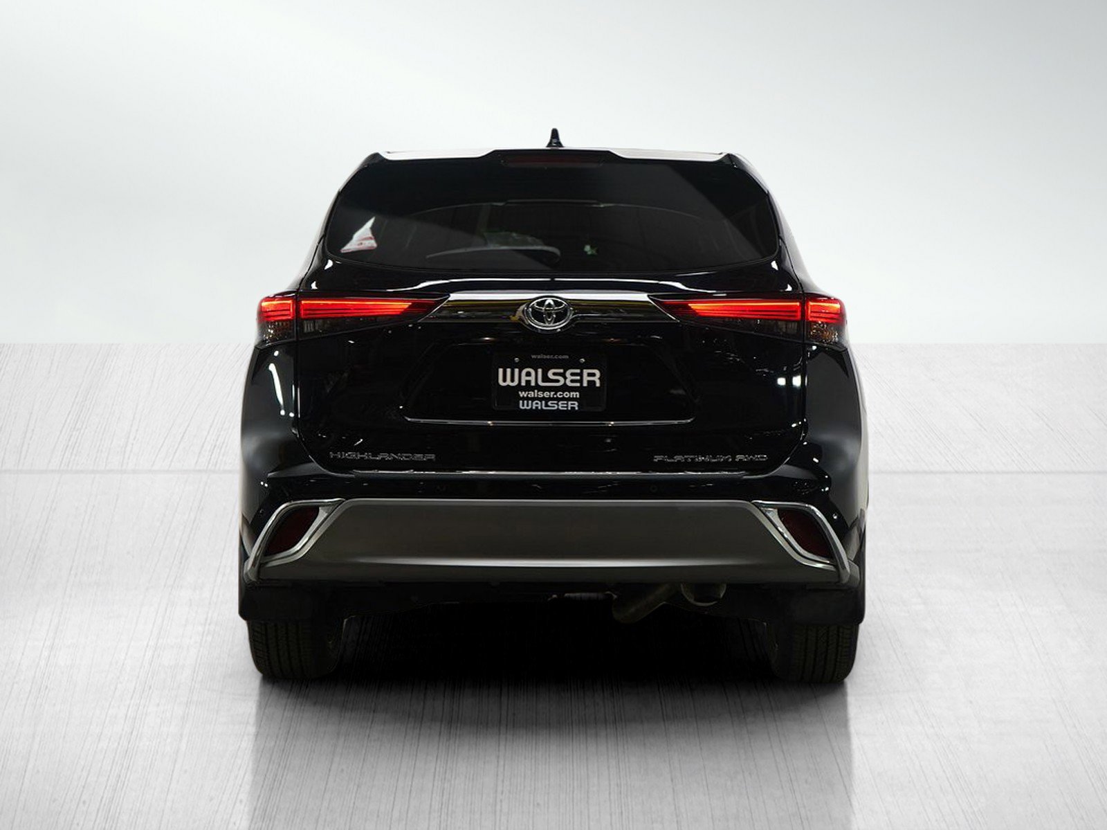 Used 2023 Toyota Highlander Platinum image 4