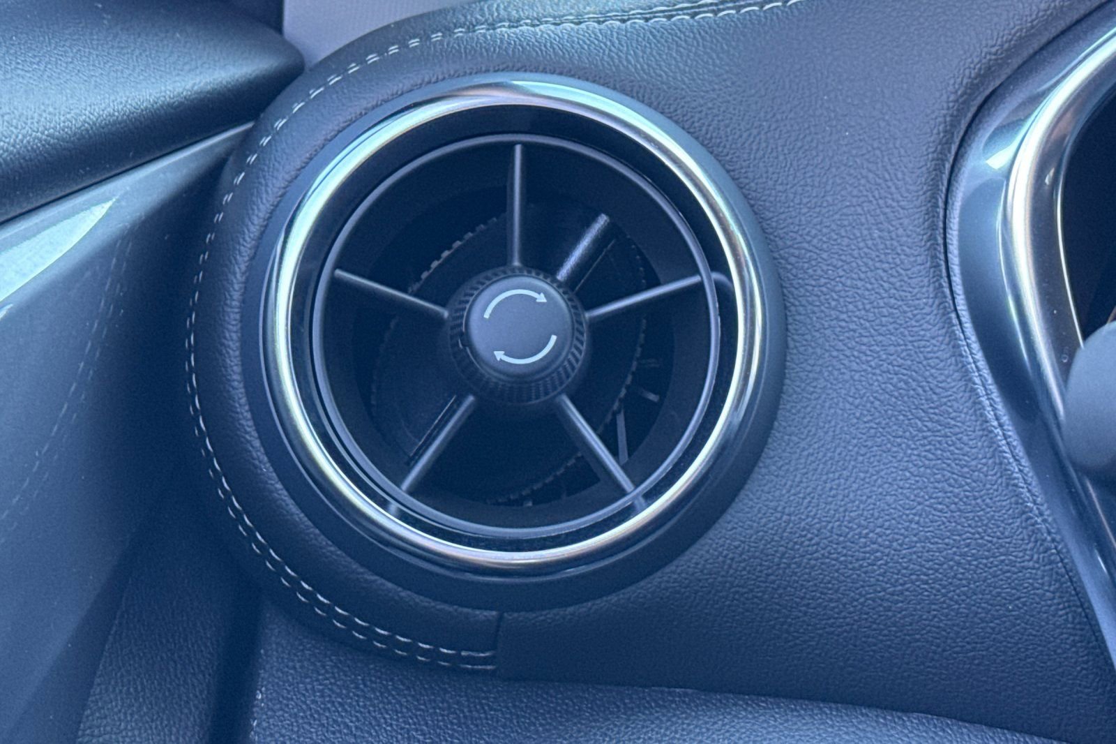 Used 2026 Chevrolet Blazer LT w/ Convenience Package image 28