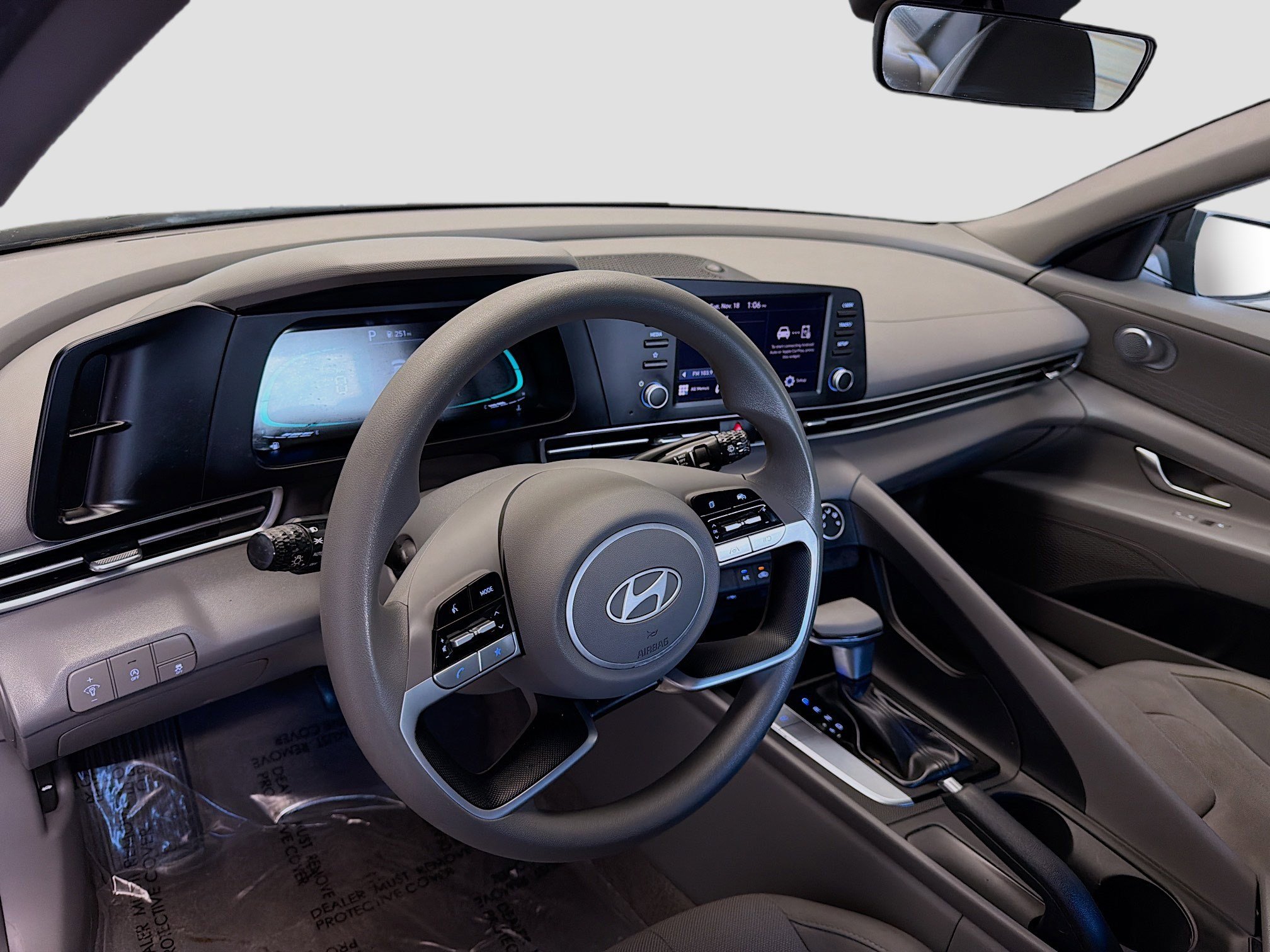 Used 2024 Hyundai Elantra SE image 7