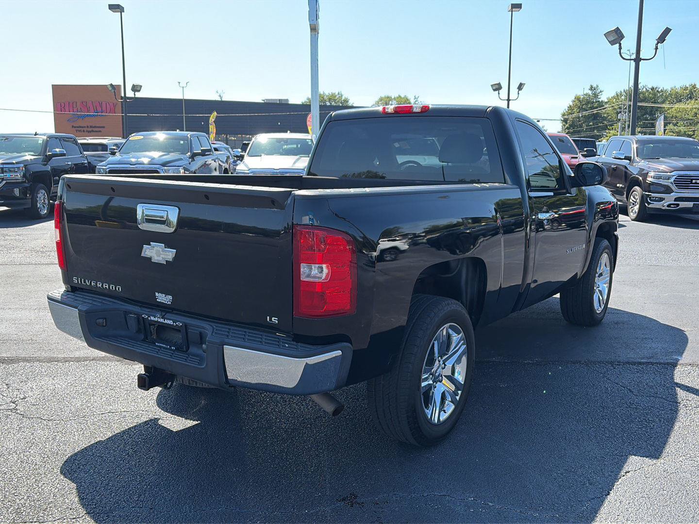 Used 2007 Chevrolet Silverado 1500 W/T AWD/4WD image 5