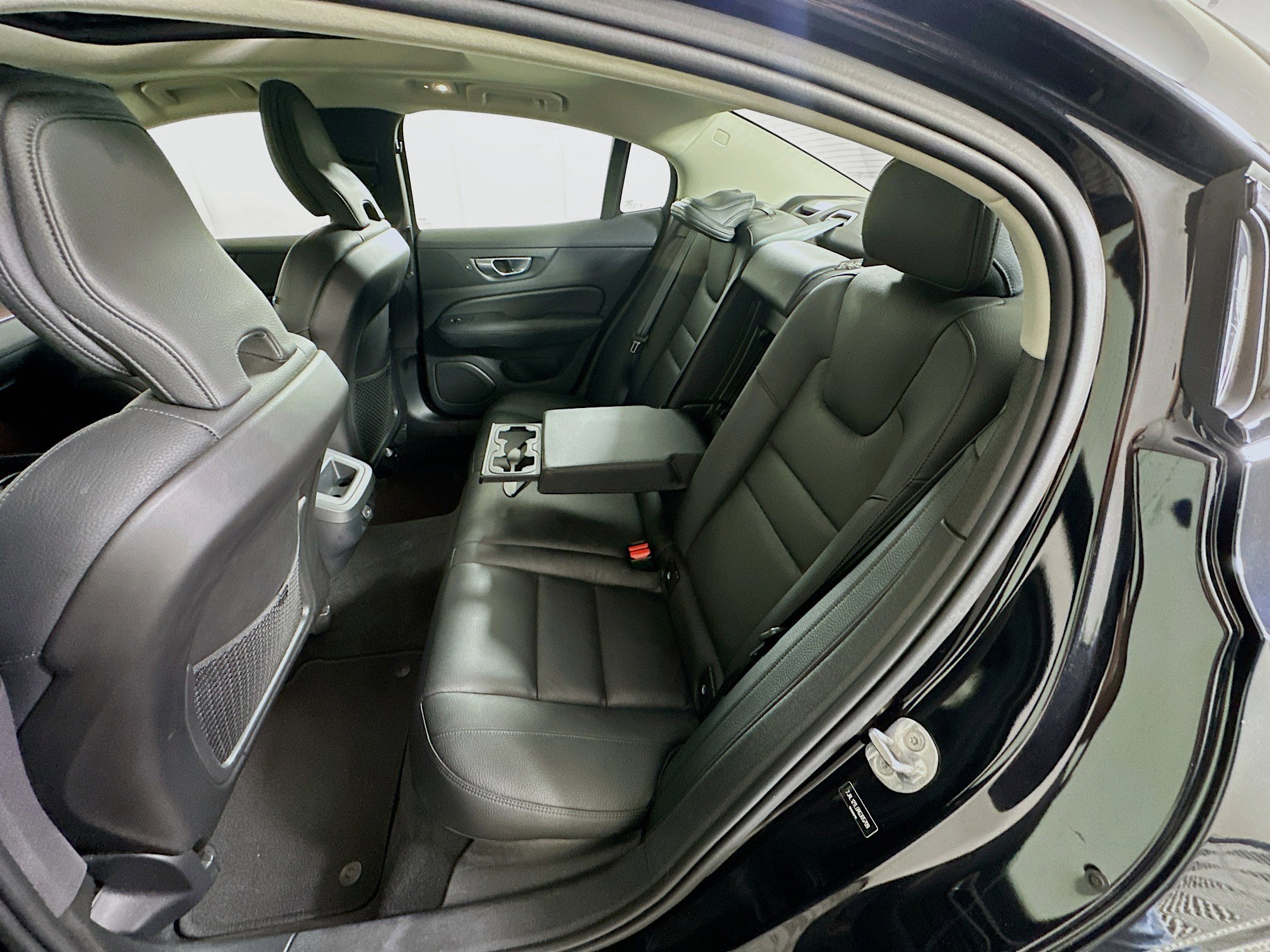 Used 2024 Volvo S60 B5 Plus image 28