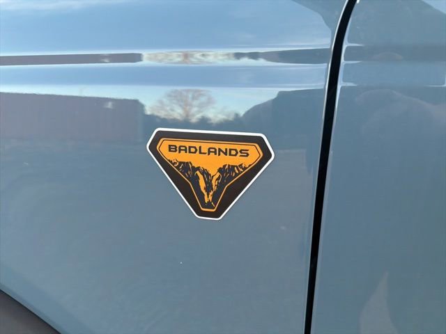 Used 2021 Ford Bronco Badlands image 9