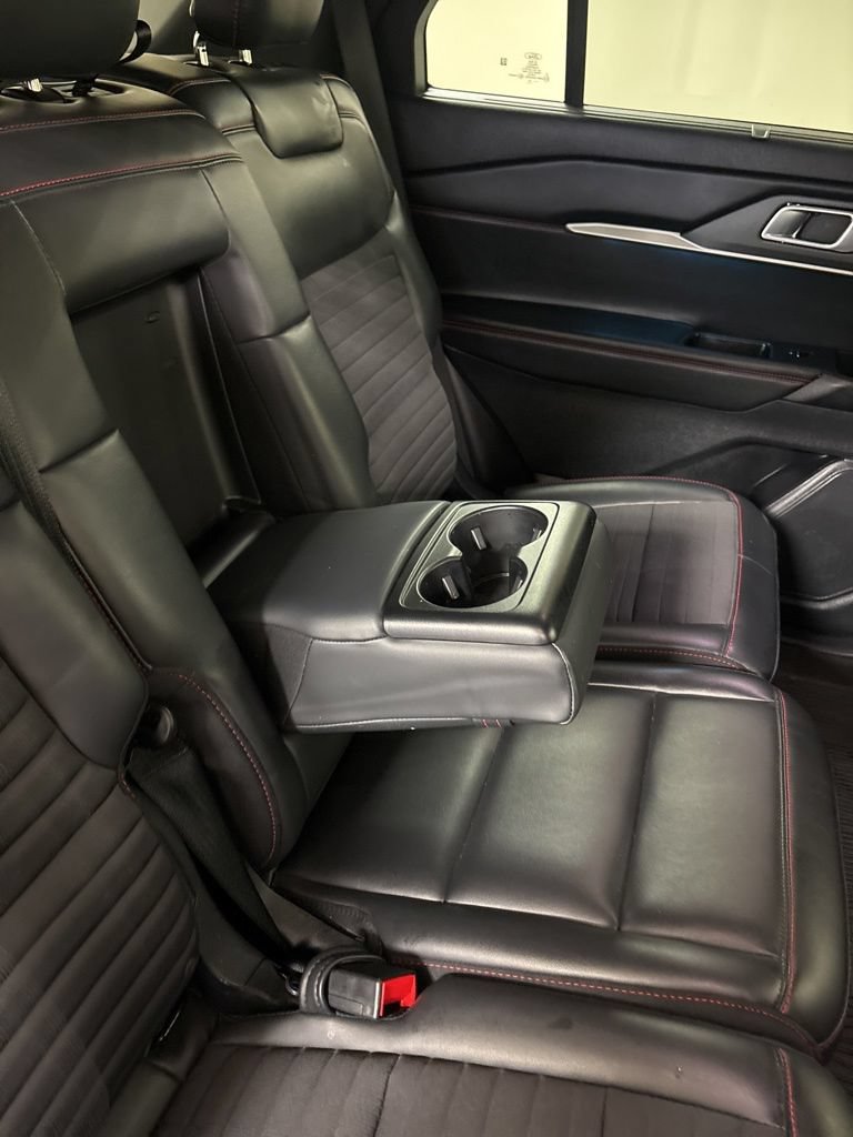 Used 2025 Ford Explorer ST-Line w/ Premium Package AWD/4WD image 28