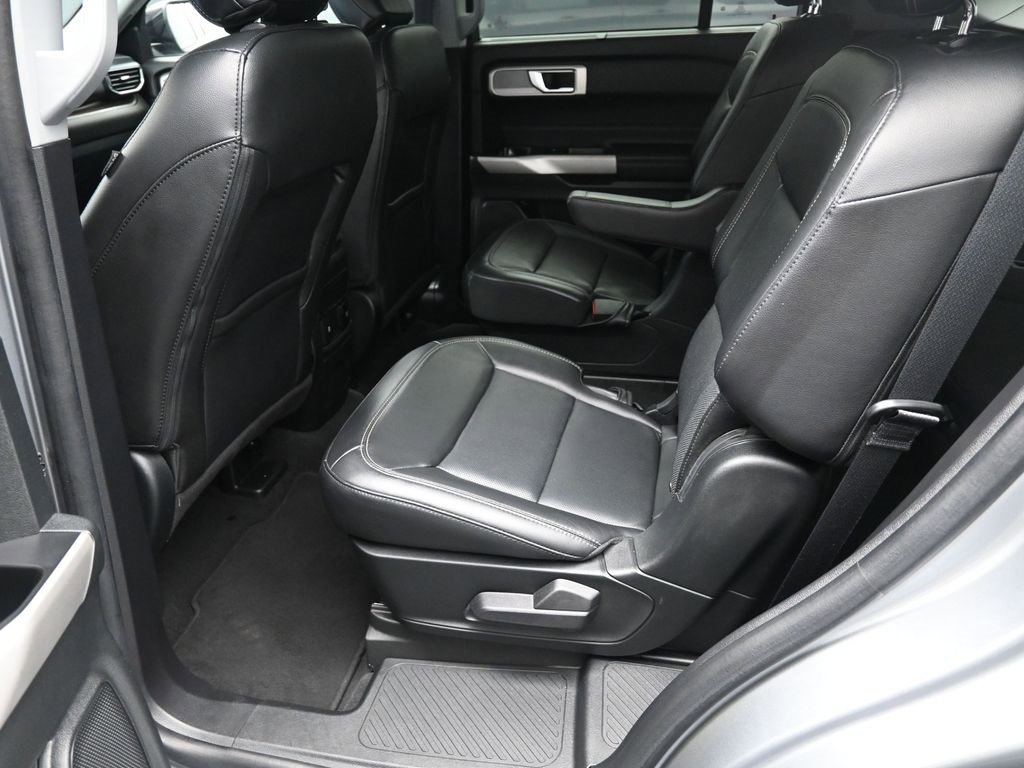 Used 2022 Ford Explorer Limited w/ Equipment Group 301A image 23