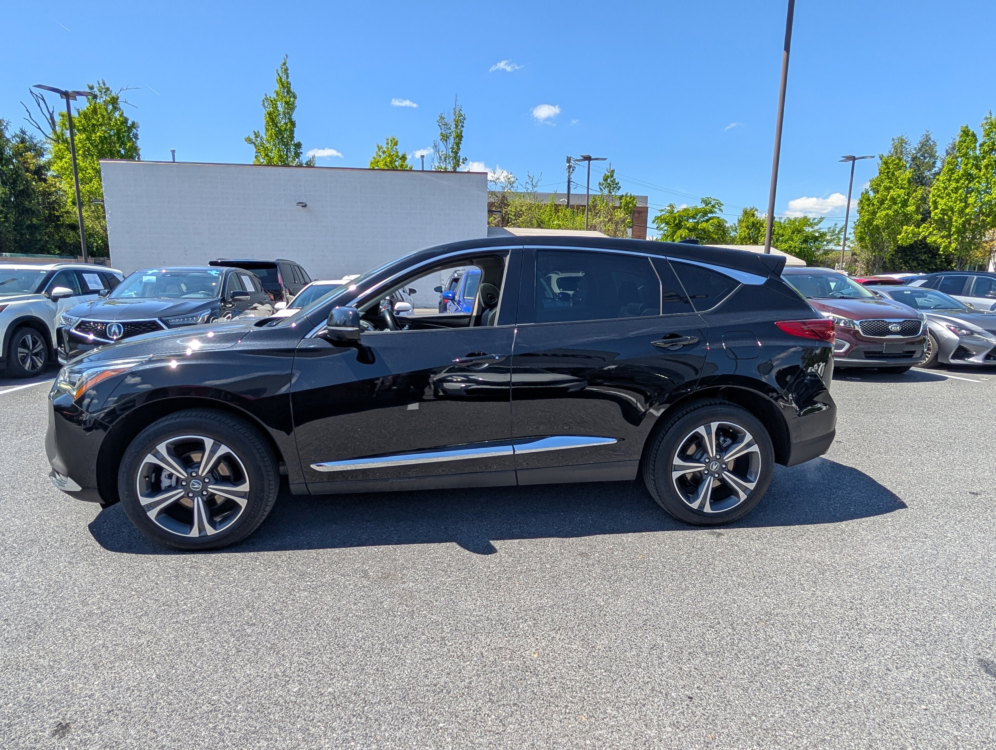 Used 2023 Acura RDX AWD w/ Advance Package image 6