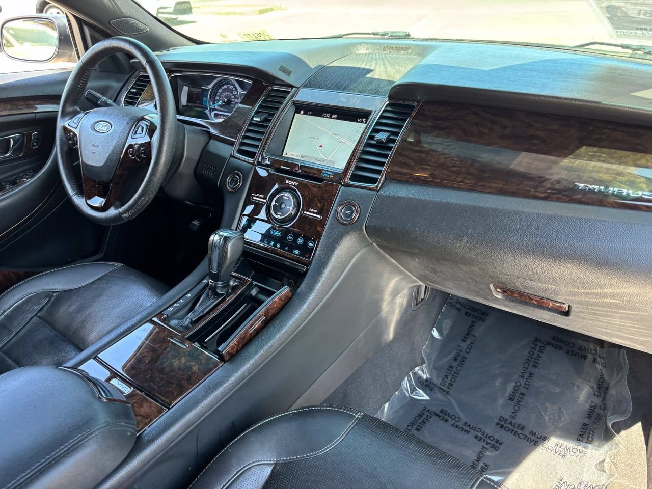 Used 2019 Ford Taurus Limited FWD image 10