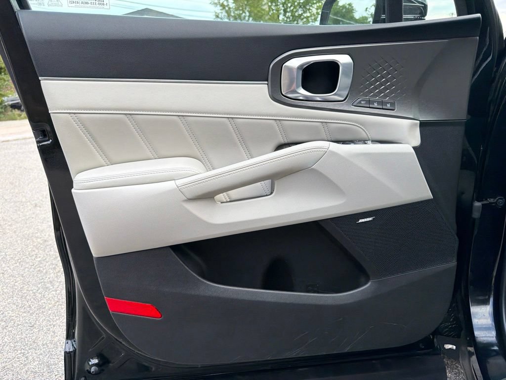 Certified 2023 Kia Sorento SX Prestige w/ Panoramic Sunroof Package AWD/4WD image 14