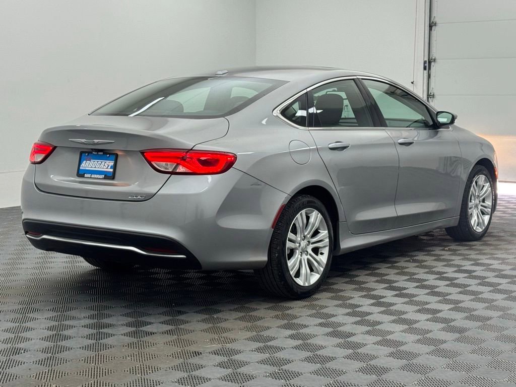 Used 2015 Chrysler 200 Limited w/ Convenience Group FWD image 5