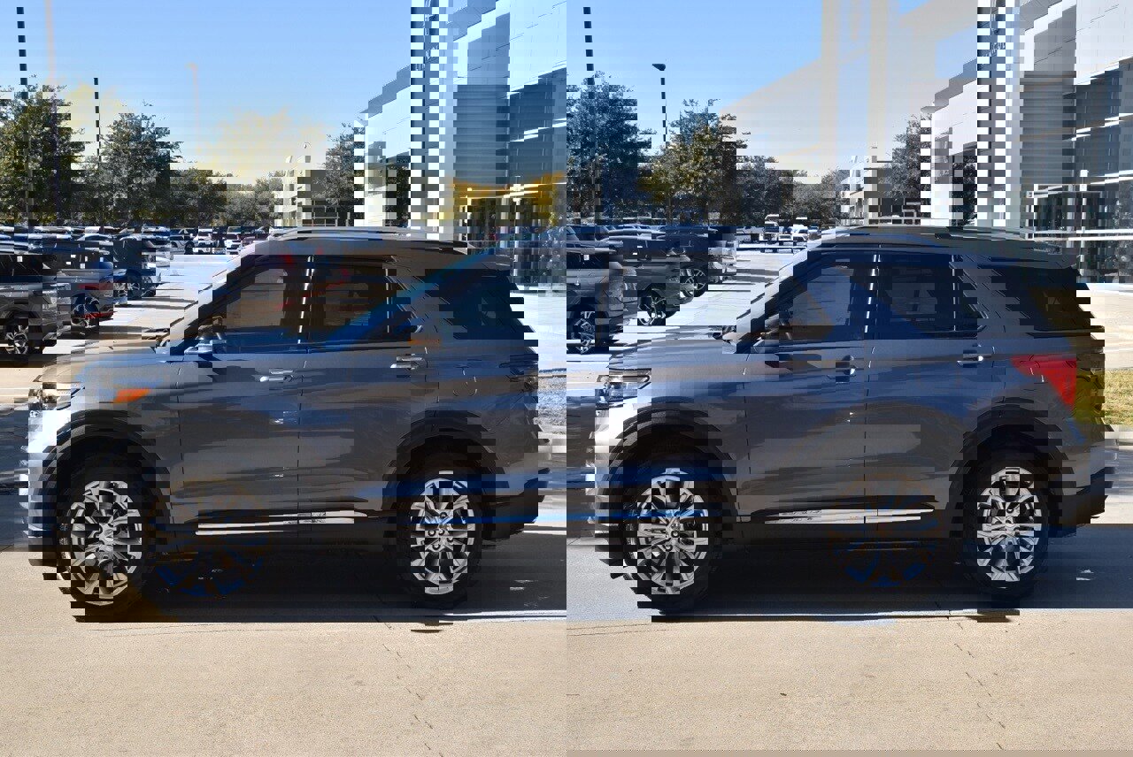 Used 2021 Ford Explorer Limited w/ Equipment Group 301A image 12