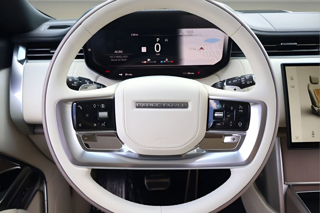 New 2026 Land Rover Range Rover Long Wheelbase SE AWD/4WD image 19