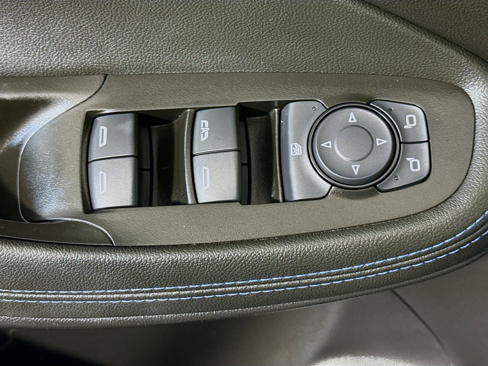 Used 2026 Buick Encore GX Sport Touring w/ Comfort Package image 24