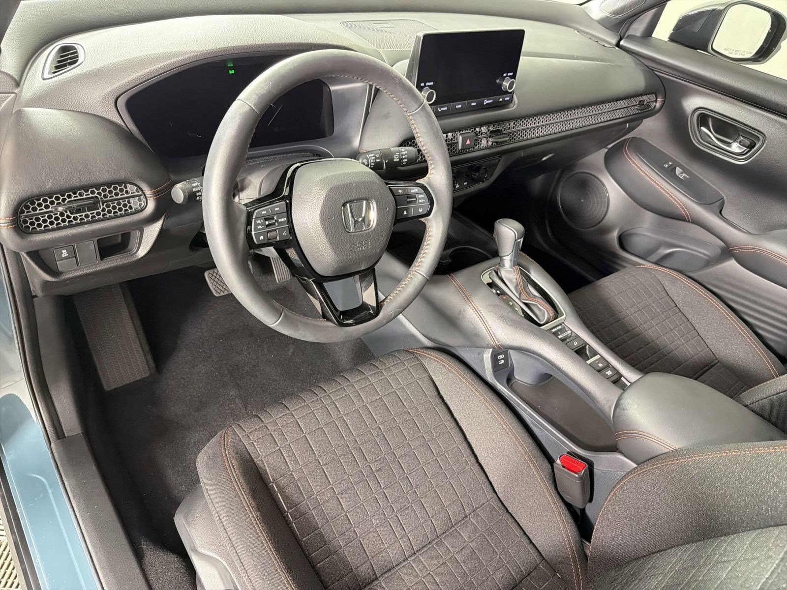 Certified 2025 Honda HR-V Sport image 4