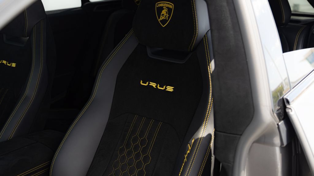 Used 2023 Lamborghini Urus Performante AWD/4WD image 43
