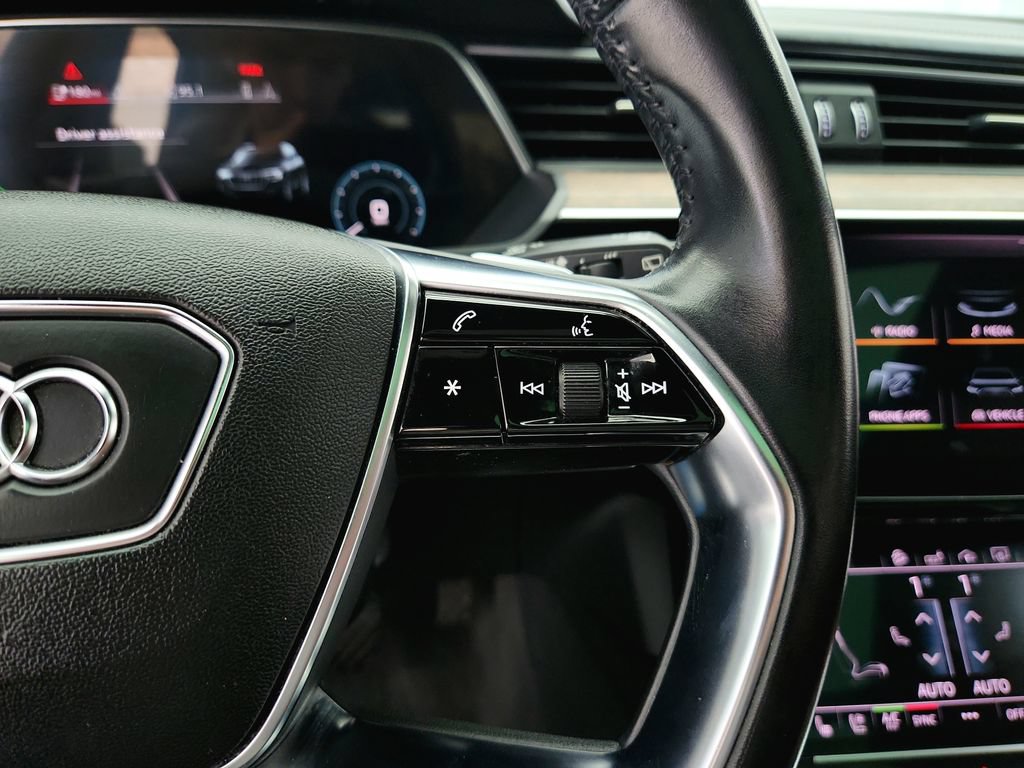 Used 2019 Audi e-tron Premium Plus AWD/4WD image 23