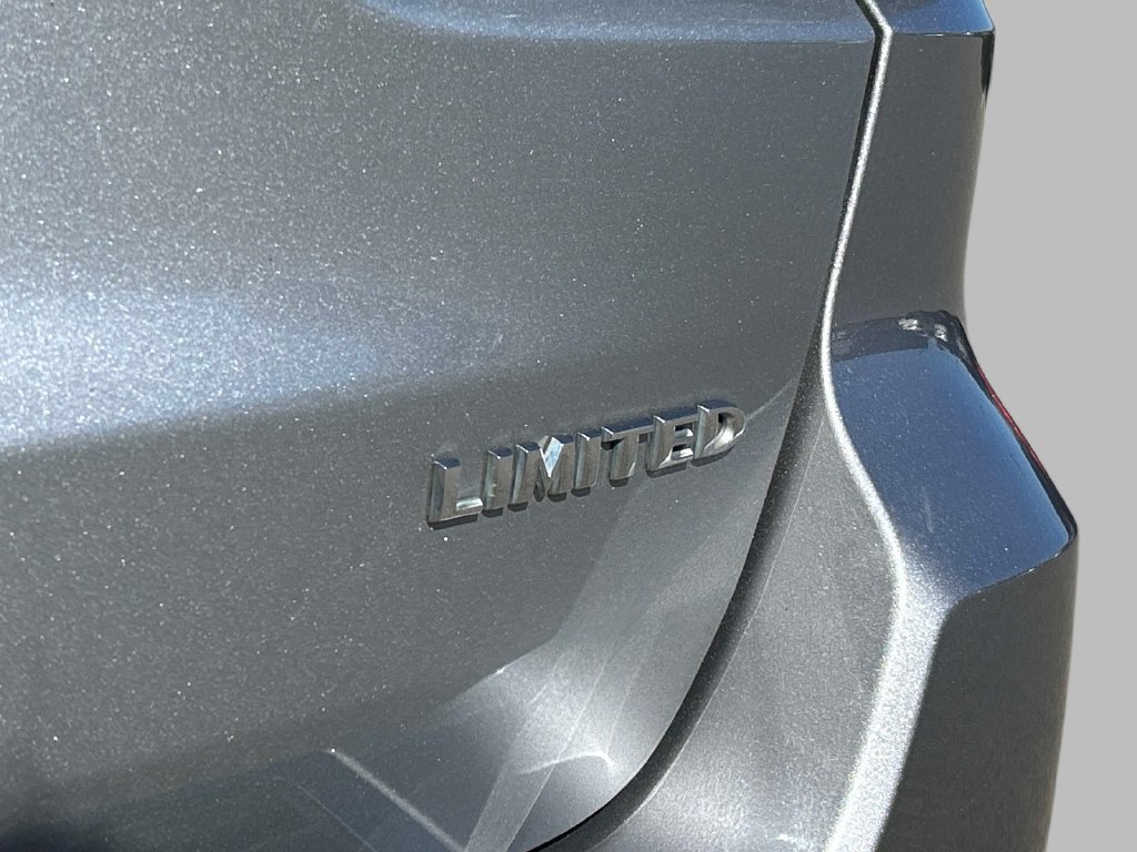 Used 2017 Jeep Grand Cherokee Limited AWD/4WD image 14