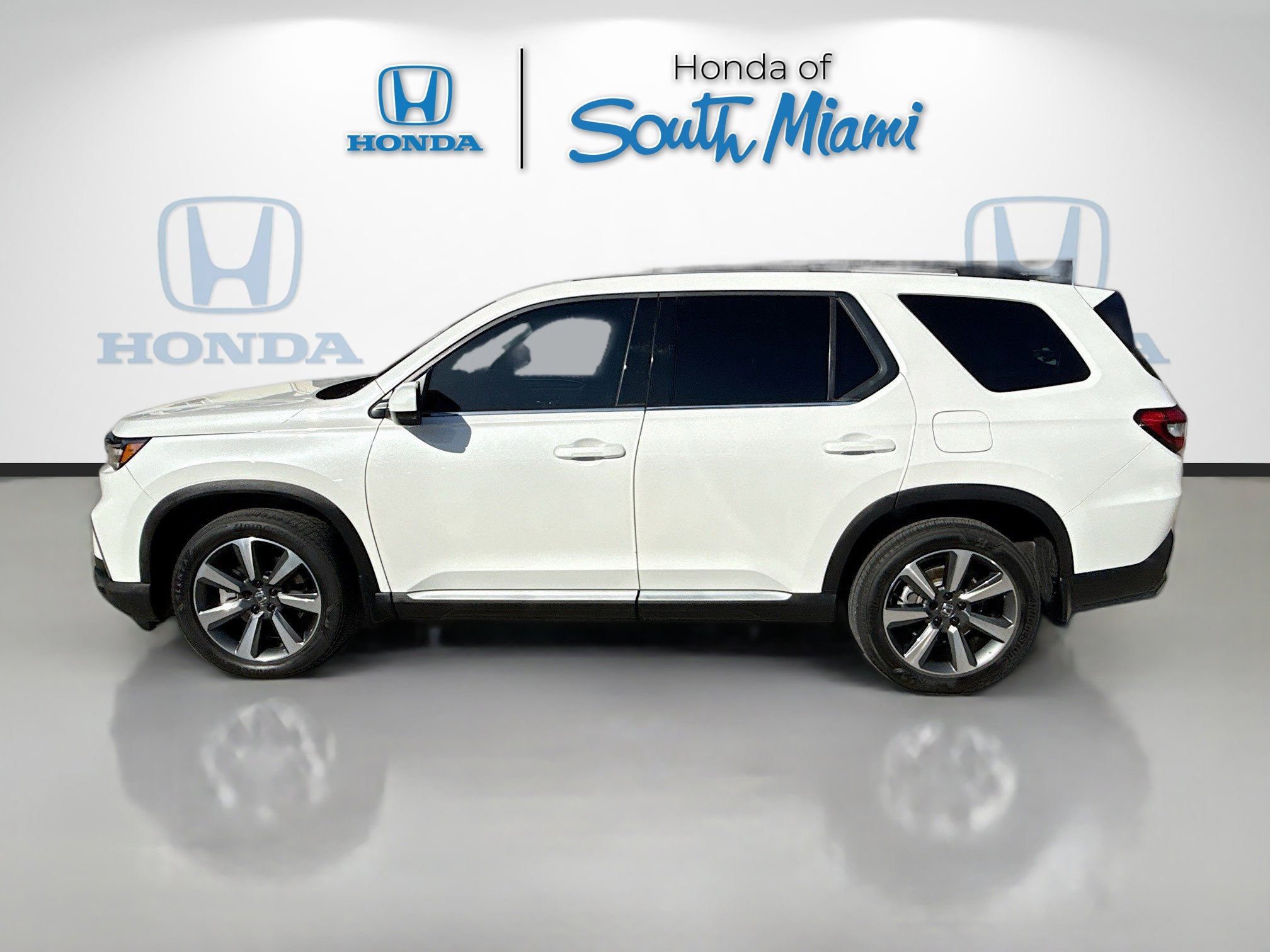 Certified 2023 Honda Pilot Elite image 4