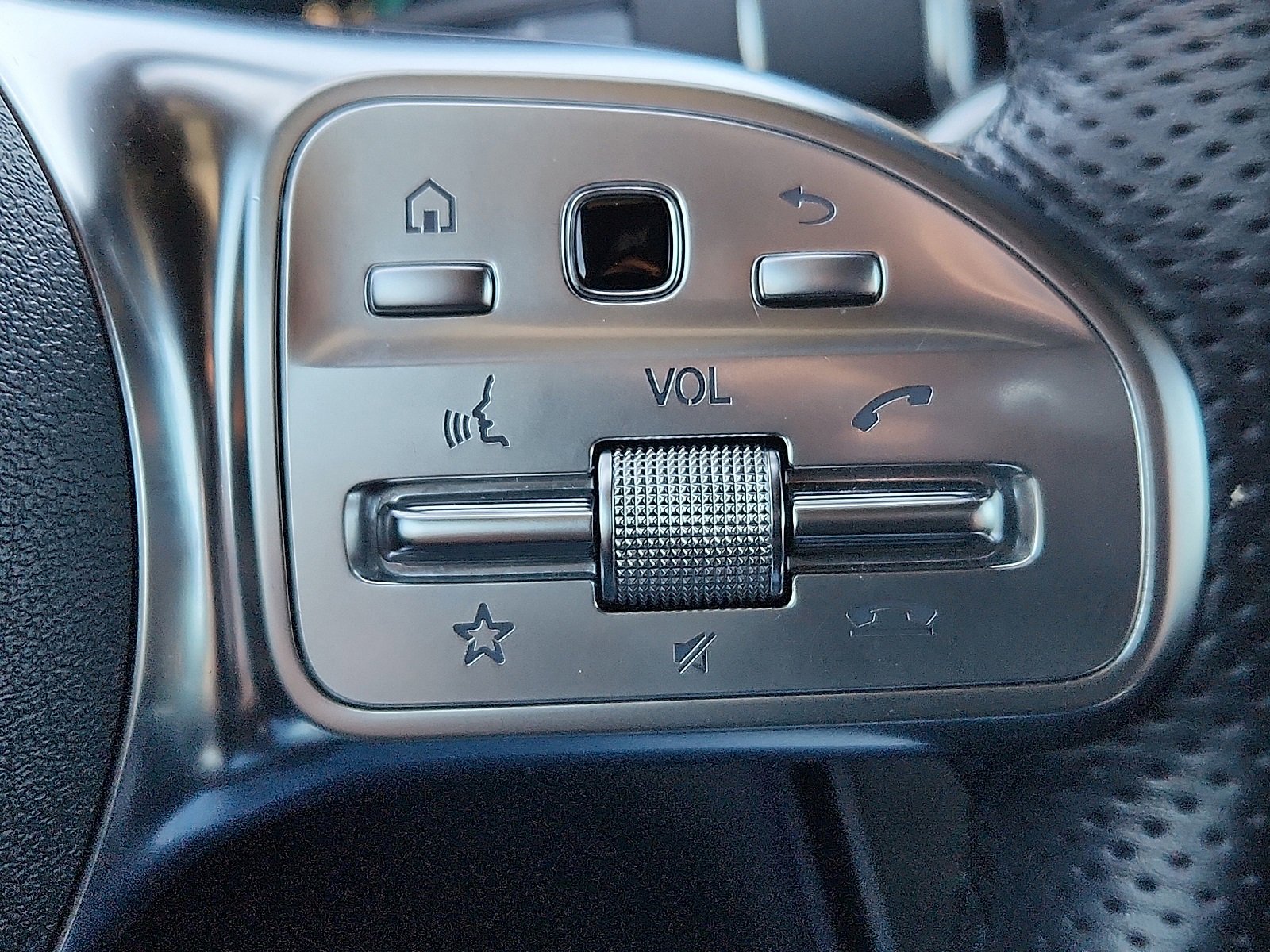 Used 2022 Mercedes-Benz GLC 300 4MATIC image 16