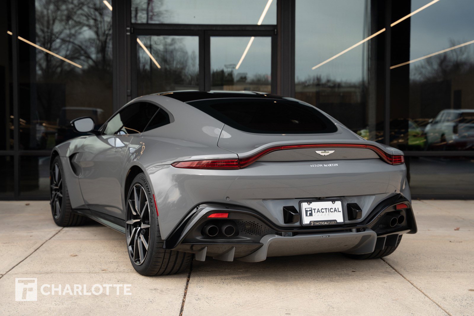 Used 2020 Aston Martin V8 Vantage Coupe image 13